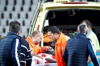 (VIDEO) Strašna scena na Marakani: Lekari se borili da spasu život Frimpongu!
