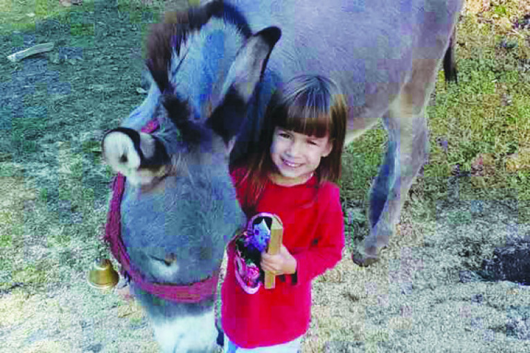 Ja sam Maša, a ovo je moj ljubimac Boki, obožava decu i jako je umiljat!