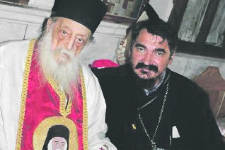 Starac arhimandrit otac Nektarije Vitalis i prota Nenad Andrić