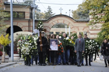 MAJKA NA GODIŠNJICU UBISTVA MUTAVOG: Dečače moj, svuda nedostaješ!