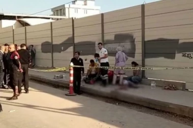 (VIDEO) MASAKR U ISTANBULU: Puškom izrešetao učenike!