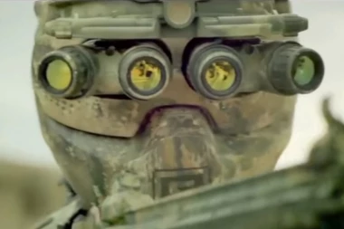 Putinov "Ratnik" nepobediv: Pancir otporan na snajper, sat na nuklearku