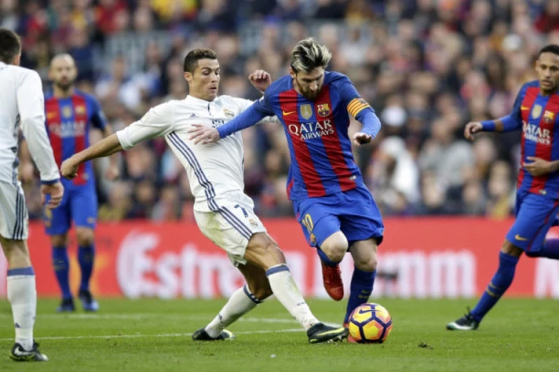 Legendarni trofejni stručnjak poručio: "Era Ronalda i Mesija se bliži kraju"!