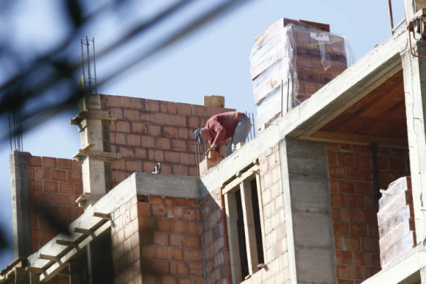 Četiri muškarca osuđena zbog nelegalne gradnje u Beogradu!