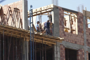 Uvođenje reda u bespravnu gradnju: Nelegalni objekti više neće moći da se kupuju i prodaju