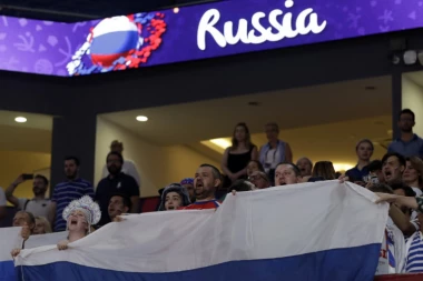 (VIDEO) Kakva golčina sa pola terena!