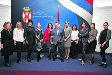 Ivica otvorio vrata svog ministarstva: OVO SU MOJE STARLETE!