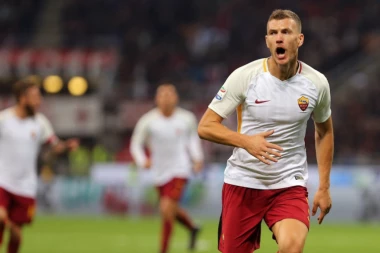 (VIDEO) "Je l' Sarajevo gde je nekad bilo?" DŽEKO "GOREO" ZA DOČEK NOVE GODINE!