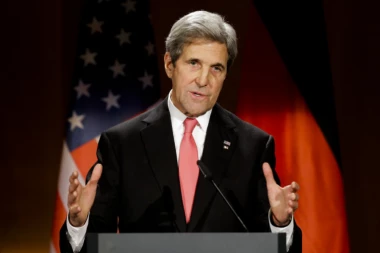 Keri: TRAMP UGROŽAVA INTERESE SAD