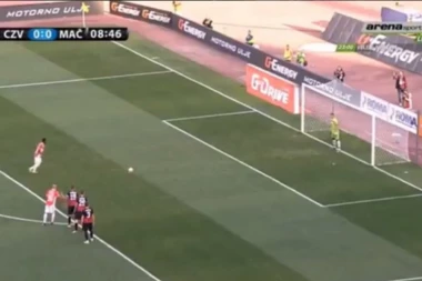 (VIDEO) Boaći promašio penal!