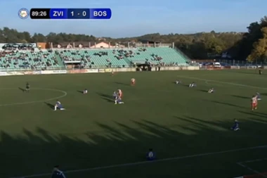 (VIDEO) Seli na teren, suparnici davali golove!