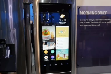 SAMSUNGOV FRIŽIDER SAM PRAVI SELFIJE