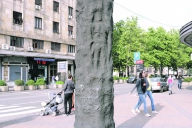 SEĆANJE NA RODOLJUBE: Položeni venci na Spomenik obešenima na Terazijama