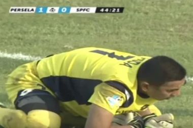 (VIDEO) TRAGEDIJA NA UTAKMICI: Golman preminuo posle sudara sa saigračem!