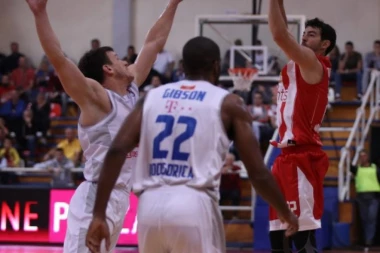 (VIDEO) Budućnost šokirala Zvezdu u Železniku!