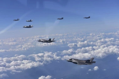 (VIDEO) GUŽVA IZNAD ATLANTIKA! NATO lovci i ruski bombarderi "oči u oči", a onda se pojavio gospodar neba!