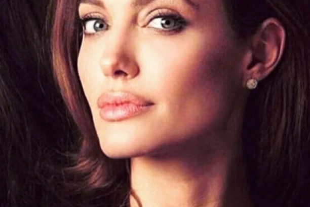 POVRATAK OTPISANIH: Anđelina Džoli ponovo u naručju bivšeg, pomirenje na pomolu?