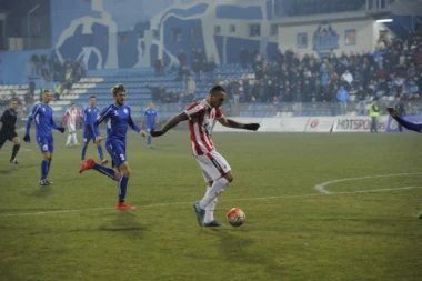 (VIDEO) OD OVOGA STAJE DAH: Bivši napadač Crvene zvezde postigao golčinu za TV-špice