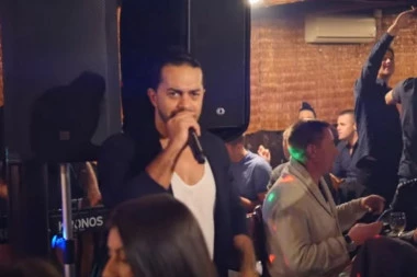 OTKRIVENA TAJNA ADILOVOG HITA  "LJUBI ME PO SEĆANJU"! Ko bi rekao da se ova priča krije iza numere!