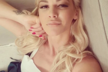 (FOTO) Nataša Bekvalac ŠALJIVOM PORUKOM čestitala sestri rođendan!
