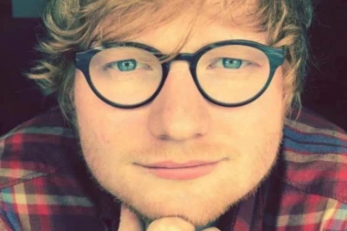 POZNATOG PEVAČA UDARIO AUTO!