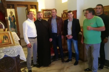 Uz pomoć opštine u crkvi u Junkovcu postаvljen novi mermerni pod