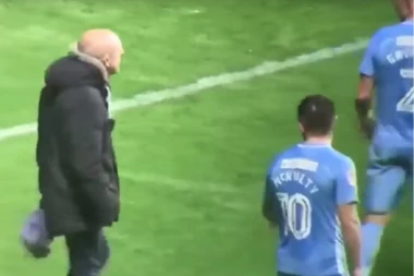 (VIDEO) SAD ĆETE VIDETI SVOGA BOGA: Navijač Koventrija želeo da bije igrače!