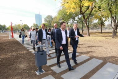 (FOTO) SINIŠA MALI: Završena prva faza rekonstrukcije parka Ušće