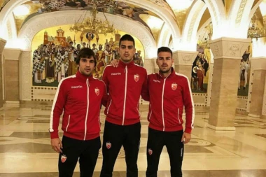 (FOTO) Pomozi, bože: ZVEZDAŠI MOLE SVEVIŠNJEG ZA POBEDU NAD ARSENALOM!