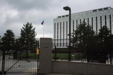 Rusi ne gledaju u tuđe dvorište - AMERIKO, ZAPITAJ SE KO SU TI PRIJATELJI