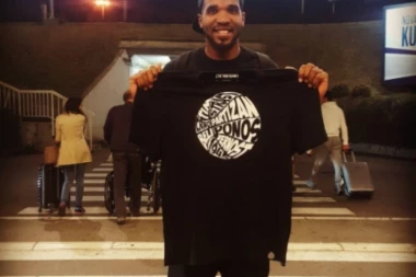 Samjuels stigao među crno-bele