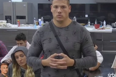 NEVALJALI SLOBA: Ova pevačica je RADANOVIĆEVA TIHA PATNJA!