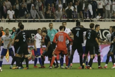 (VIDEO) Vatreno "treće poluvreme": ČELNICI HAJDUKA I DINAMA SE POTUKLI NAKON UTAKMICE!