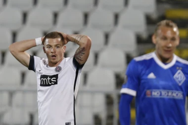 (VIDEO) OŽEGOVIĆ SLUŠA NAVIJAČKE PESME