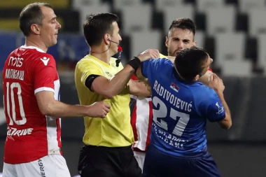 (VIDEO) NERVOZNI FRANCUZ IZGUBIO ŽIVCE: Le Talek izazvao tuču na terenu