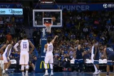 (VIDEO) 30 miliona dolara, a on ni tablu da pogodi!