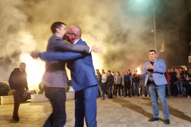 SLAVLJE NA KIM NAKON IZBORA!