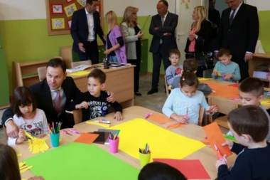 OVO SU PRAVILA ZA VRTIĆE KOJI POČINJU SA RADOM: Deca na udaljenosti od 2 metra, stroga trijaža...