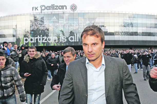 AMATERSKA GREŠKA ENGLEZA: Ne seda Stanojević na klupu Redinga, već drugi srpski trener!