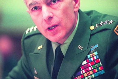 NATO ĐUBRE KLARK: Priznao da su nas bombardovali zbog izmišljenog zločina u Račku