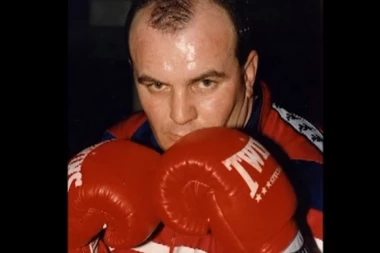 (HIT VIDEO) MANJE KILA, VIŠE KOSE: Ovako je Palma boksovao pre više od 15 godina