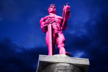Pobednik na Kalemegdanu u roze boji