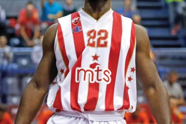 Suze zbog poraza: LJUBIMAC ZVEZDAŠA NIJE SKRIVAO TUGU!