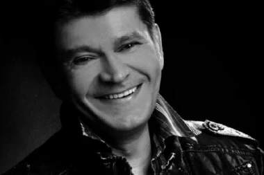 Legendarni pevač okončao život u svojoj kući na Dorćolu: SINAN SAKIĆ UBIJEN!