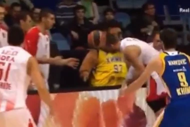 (VIDEO) TAKO SE GINE ZA KLUB: Lazić se bacio u reklame da spase loptu