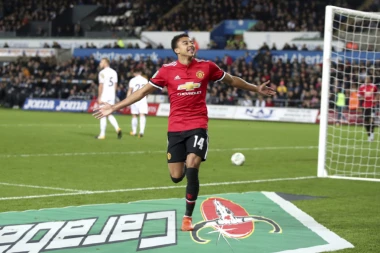 (VIDEO) LINGARD BRILJIRAO: Mančester junajted u četvrtfinalu Liga kupa