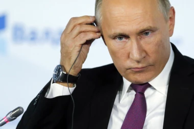 PUTIN ZAGRMEO: Budala i nestabilna osoba nas optužuje za doping!