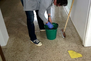 I ONI IMAJU DUŠU! Oko 2.000 tehničkih radnika  zaposlenih u bolnicima u ovom delu Srbije stupa u štrajk! DAJTE LJUDIMA PLATE!