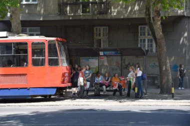 SMRT U BEOGRADU: Muškarcu pozlilo u tramvaju, izašao i umro na ulici