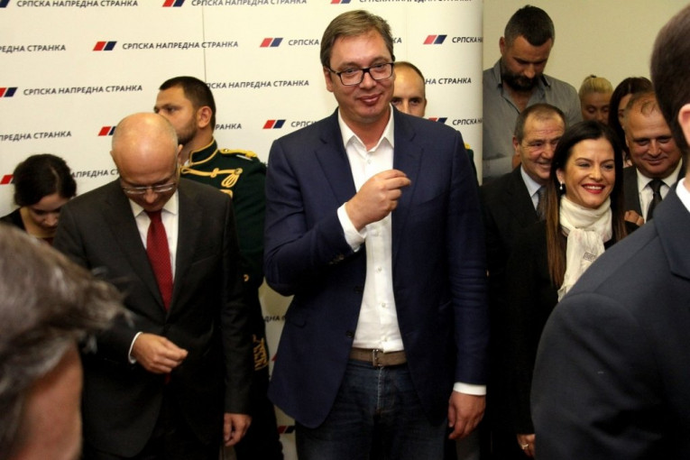 SNS na izbore s listom: Aleksandar Vučić - za našu decu